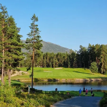 Daire Golf Clubhouse With Views Of The First Tee! Vrådal