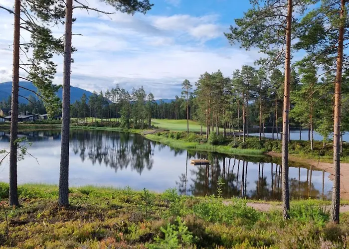 Golf, Mountain And Water Views דירה וראדל