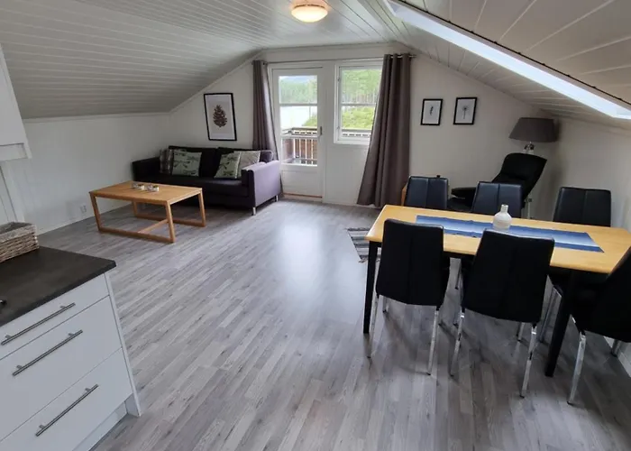 Golf, Mountain And Water Views *